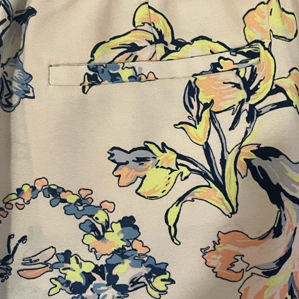 BCBG Max Azria breezy print pants. Size M. *Excellent Cond.* - Picture 7 of 10